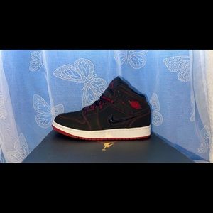 Air Jordan 1 mid Fearless jewel swoosh